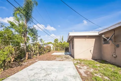 5640 NW 13th Court Lauderhill FL 33313