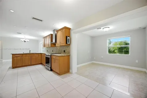 9540 NW 25th Street Sunrise FL 33322