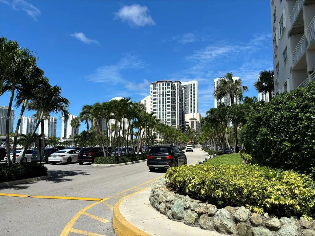 400 Kings Point Drive Sunny Isles Beach FL 33160