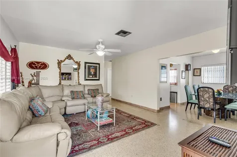 201 NW 14th Avenue Miami FL 33125