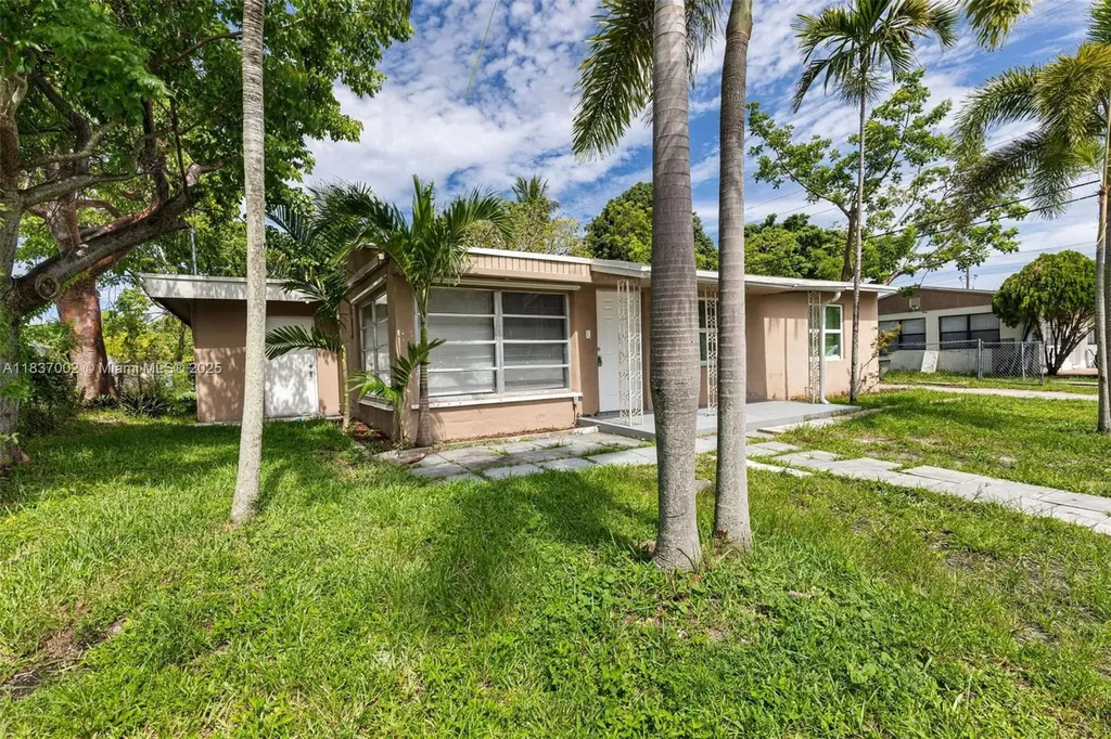 1609 S 23rd Avenue Hollywood FL 33020