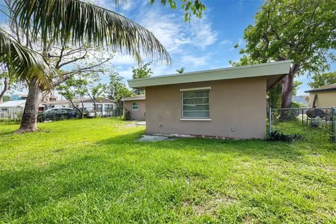 1609 S 23rd Avenue Hollywood FL 33020