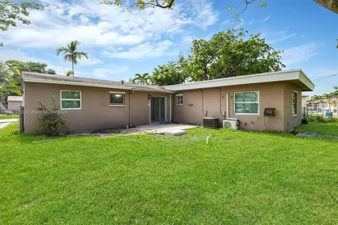 1609 S 23rd Avenue Hollywood FL 33020