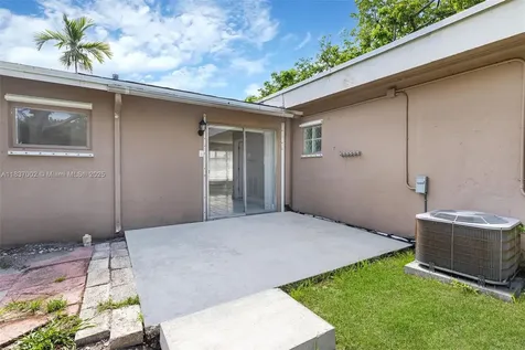 1609 S 23rd Avenue Hollywood FL 33020