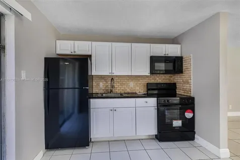 1609 S 23rd Avenue Hollywood FL 33020