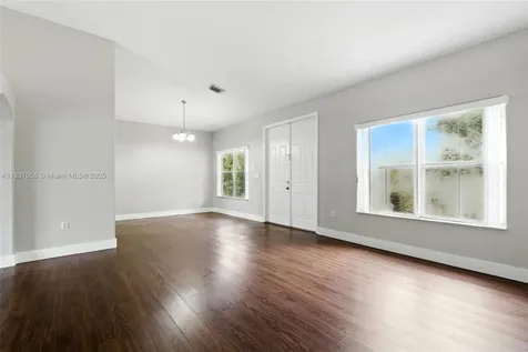 8899 NW 169th Terrace Hialeah FL 33018