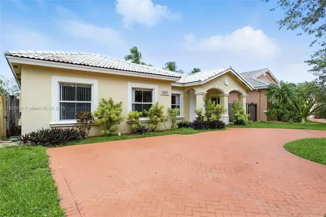 8899 NW 169th Terrace Hialeah FL 33018