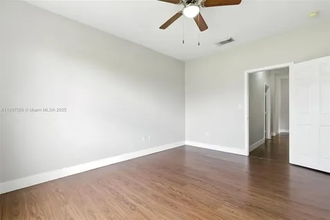 8899 NW 169th Terrace Hialeah FL 33018