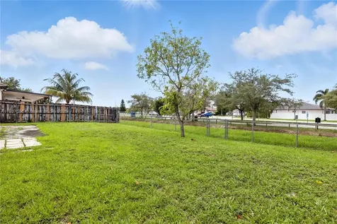 8899 NW 169th Terrace Hialeah FL 33018