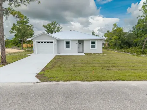 323 Garfield Avenue NE Lake Placid FL 33852