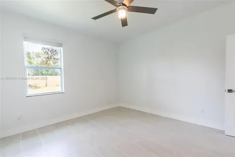323 Garfield Avenue NE Lake Placid FL 33852