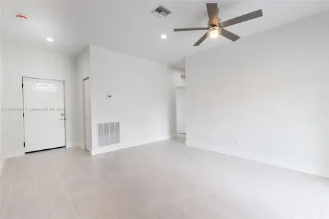 323 Garfield Avenue NE Lake Placid FL 33852