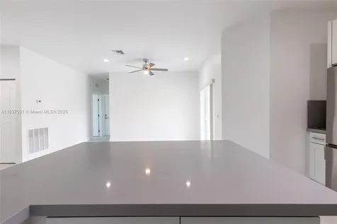 323 Garfield Avenue NE Lake Placid FL 33852
