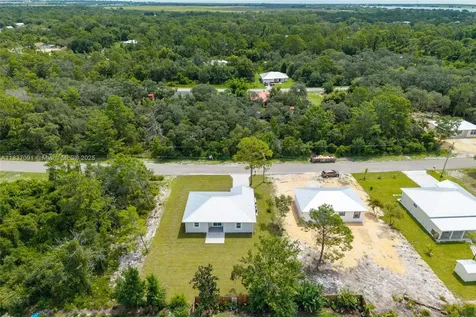 323 Garfield Avenue NE Lake Placid FL 33852