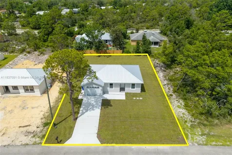 323 Garfield Avenue NE Lake Placid FL 33852