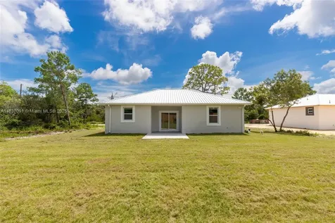 323 Garfield Avenue NE Lake Placid FL 33852