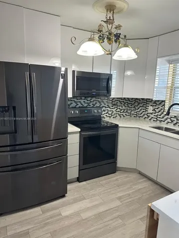 661 N University Drive Pembroke Pines FL 33024