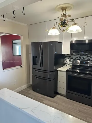 661 N University Drive Pembroke Pines FL 33024