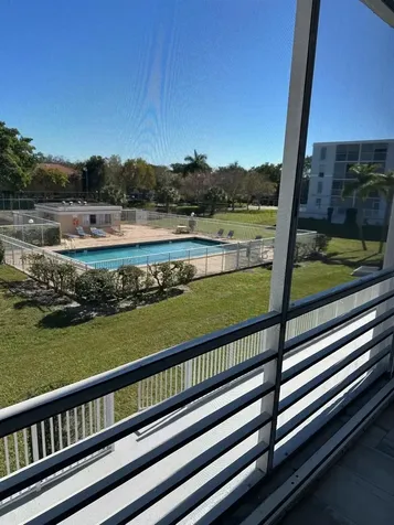661 N University Drive Pembroke Pines FL 33024