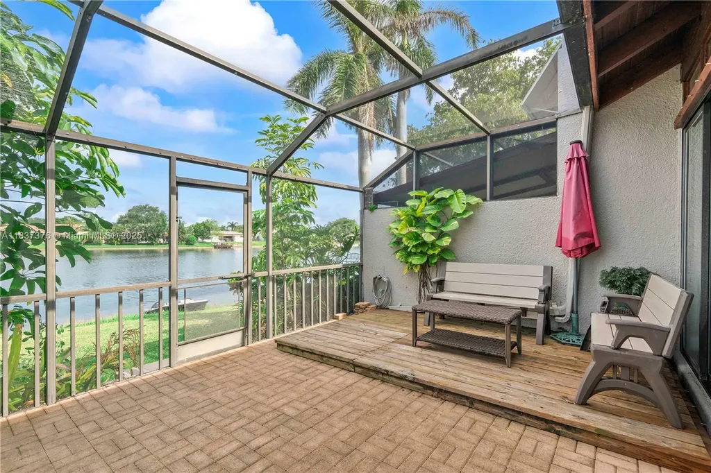 1512 NW 113th Way Pembroke Pines FL 33026