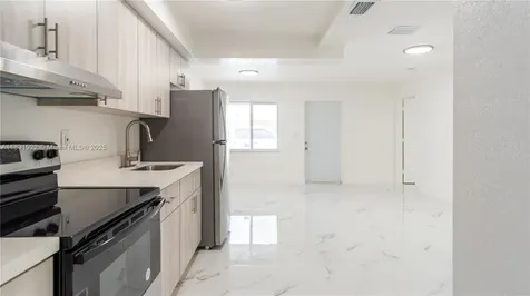 86 NE 36th Court Oakland Park FL 33334