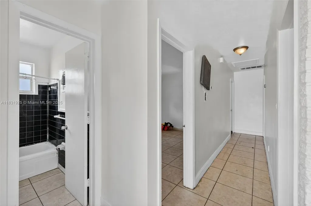 2779 NW 9th Place Fort Lauderdale FL 33311