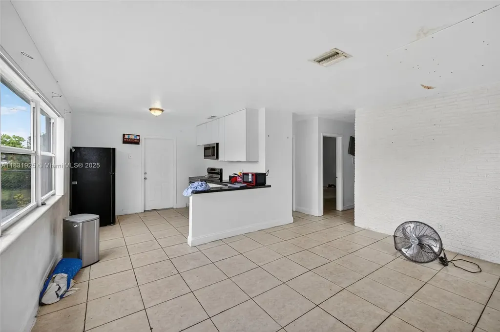 2779 NW 9th Place Fort Lauderdale FL 33311