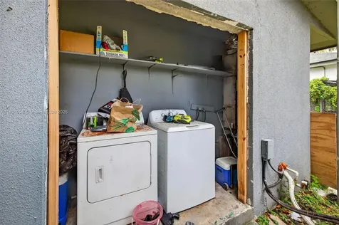 2779 NW 9th Place Fort Lauderdale FL 33311