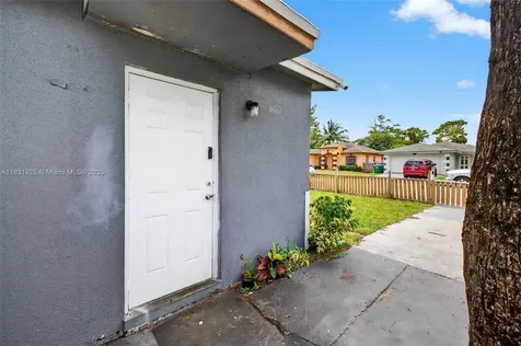 2779 NW 9th Place Fort Lauderdale FL 33311