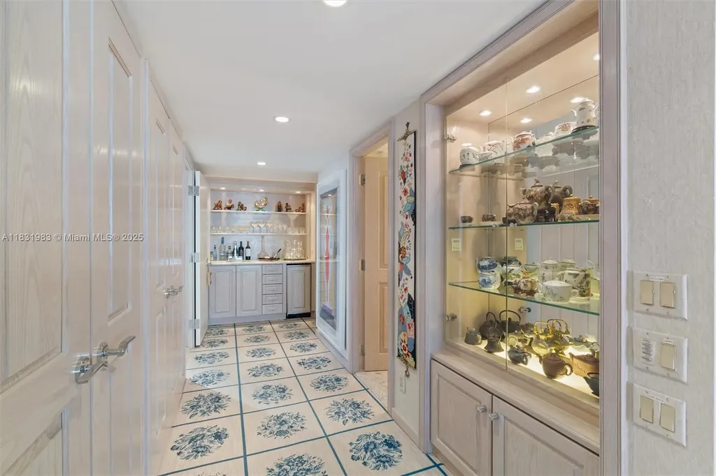 2200 S Ocean Lane Fort Lauderdale FL 33316