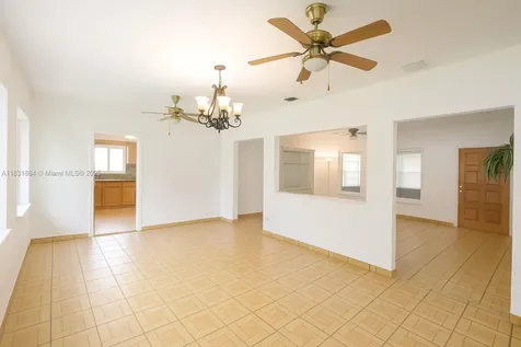 230 NE 48th Street Miami FL 33137
