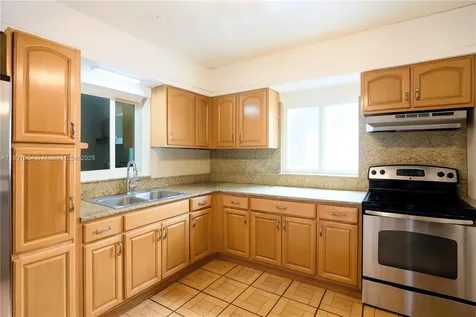 230 NE 48th Street Miami FL 33137
