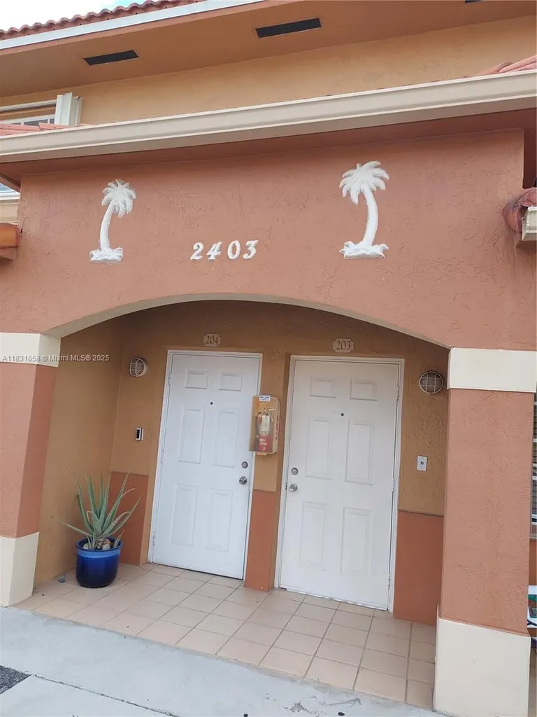2403 W 76th Street Hialeah FL 33016