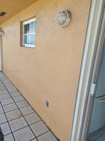 2403 W 76th Street Hialeah FL 33016