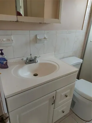 2403 W 76th Street Hialeah FL 33016