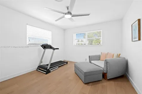 2015 N 37th Avenue Hollywood FL 33021