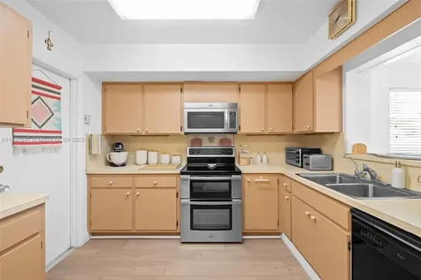 2015 N 37th Avenue Hollywood FL 33021