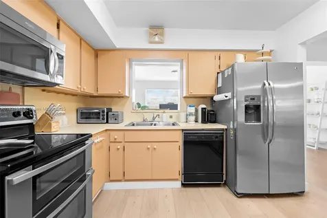 2015 N 37th Avenue Hollywood FL 33021
