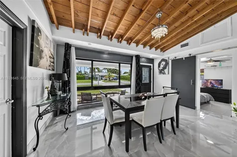 380 SE 1st Terrace Pompano Beach FL 33060