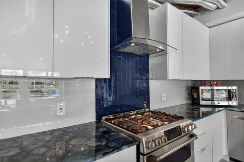 380 SE 1st Terrace Pompano Beach FL 33060