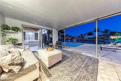380 SE 1st Terrace Pompano Beach FL 33060