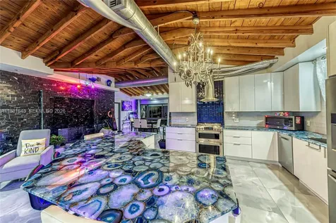 380 SE 1st Terrace Pompano Beach FL 33060