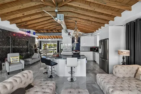 380 SE 1st Terrace Pompano Beach FL 33060