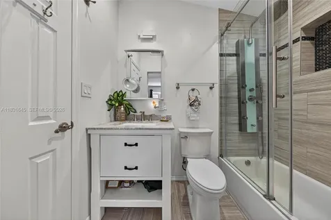 380 SE 1st Terrace Pompano Beach FL 33060