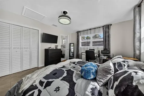 380 SE 1st Terrace Pompano Beach FL 33060