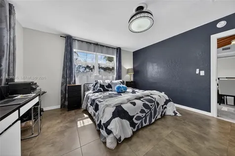 380 SE 1st Terrace Pompano Beach FL 33060
