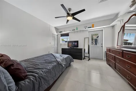 380 SE 1st Terrace Pompano Beach FL 33060