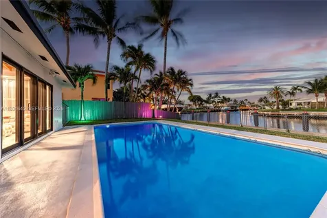 380 SE 1st Terrace Pompano Beach FL 33060