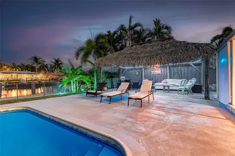 380 SE 1st Terrace Pompano Beach FL 33060