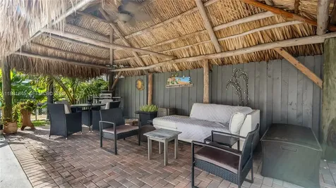 380 SE 1st Terrace Pompano Beach FL 33060